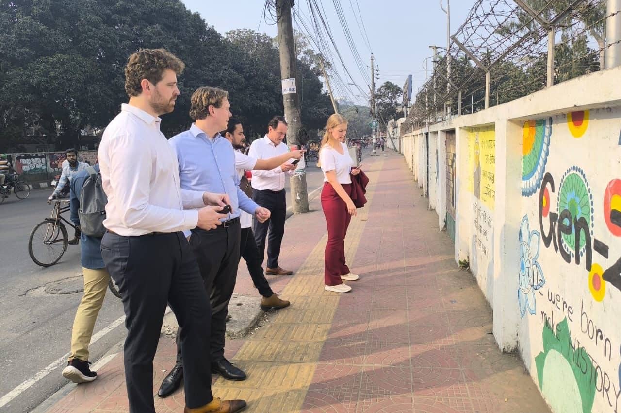 Dutch delegation visiting murals in Dhaka