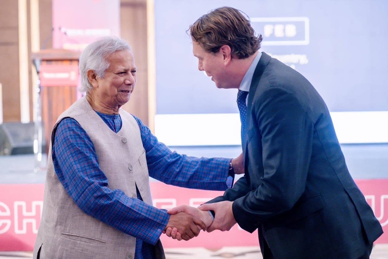 Jurriaan Middelhoff and Chief Adviser dr. Muhammad Yunus